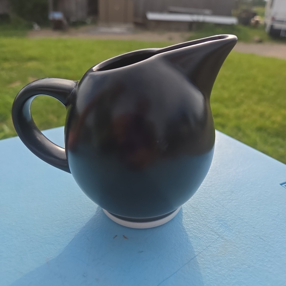 Pfaltzgraff Empire Matte Black Creamer Pitcher 4" Thailand
